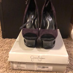 Jessica Simpson Becker 8.5